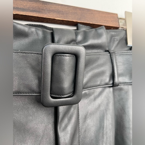 H&M, Size:6, Black Paperbag Vegan Leather, High Rise Tapered Leg Pants, EUC! - Picture 5 of 13
